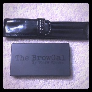 Brow gel with brush brand new Comes with free gift